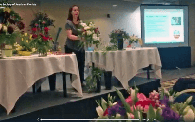 Laura Daluga, AIFD, puts together a spectacular bouquet at SAF’s 1-Day Profit Blast