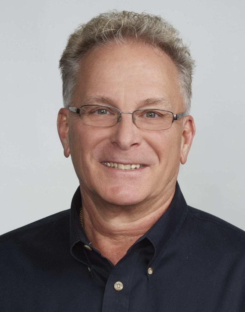 Tom Bowling, AIFD, PFCI, of Fairfield, Ohio, was honored for lifetime achievement in floral presentation as the recipient of the 2016 Tommy Bright Award.